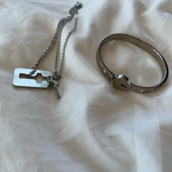 Lock & Key Necklace Bangle Set - Picture 5 of 7
